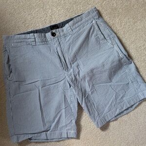 J. Crew seersucker men’s shorts size 33 9 inch inseam